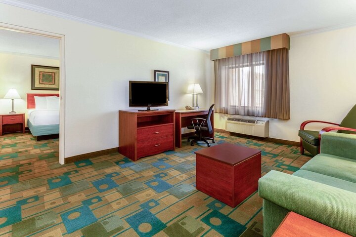 Room 16 of 29