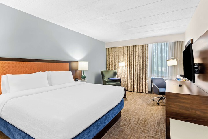 Room 11 of 38