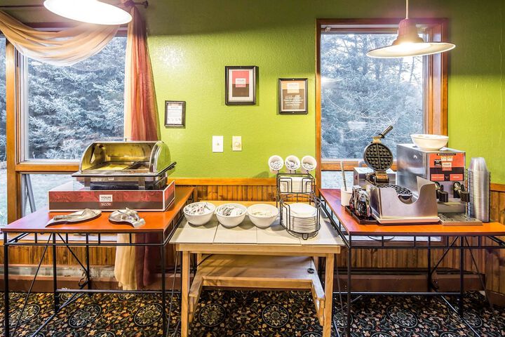 Breakfast/Coffee Service 14 of 17