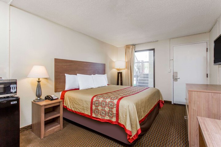 Room 5 of 20