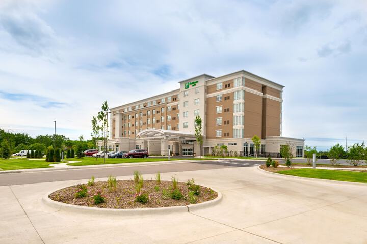 Hotel 7 of 63