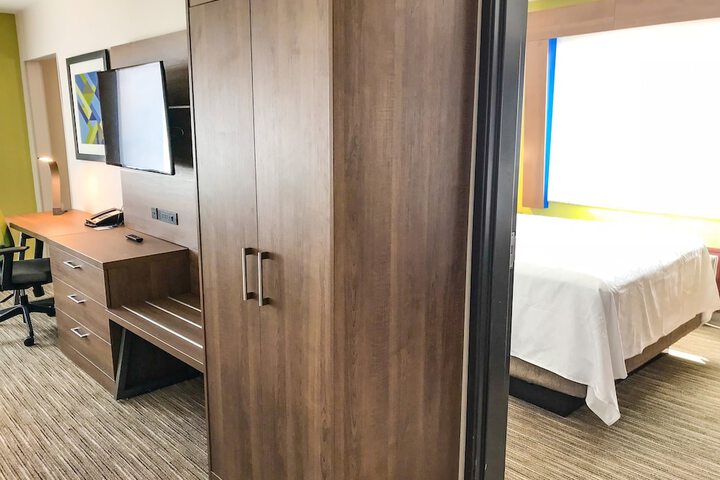 Room 12 of 36