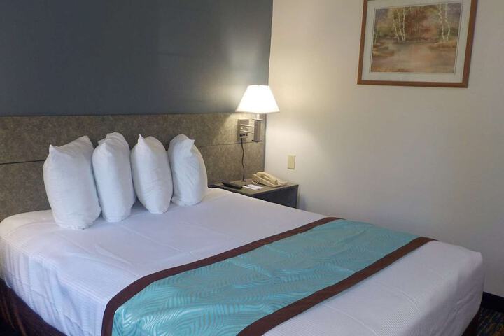 Room 7 of 16