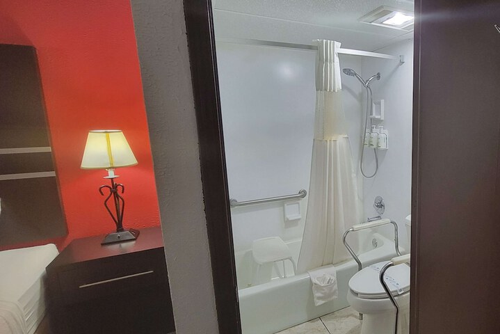 Room 106 of 137
