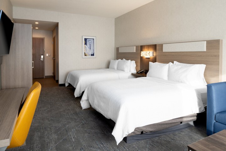 Room 32 of 62