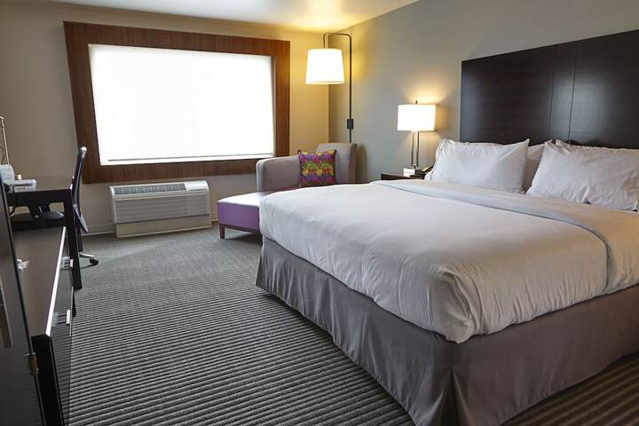 Holiday Inn Express & Suites Tahlequah by IHG