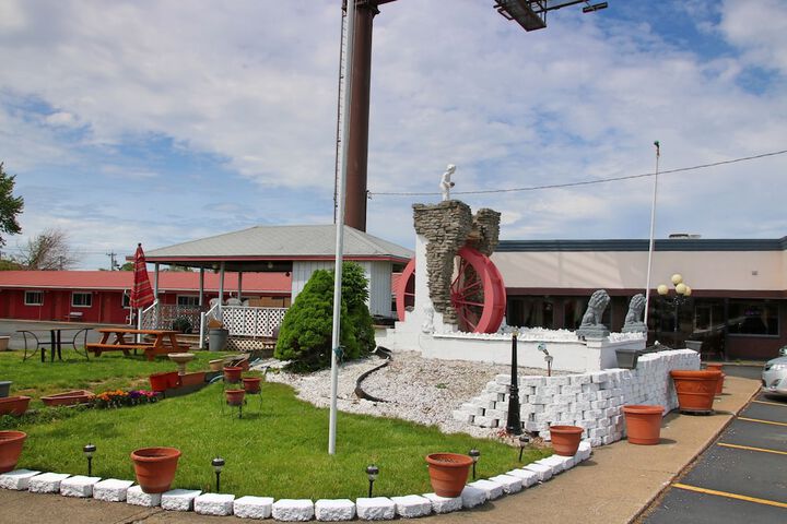 Hotel 7 of 49