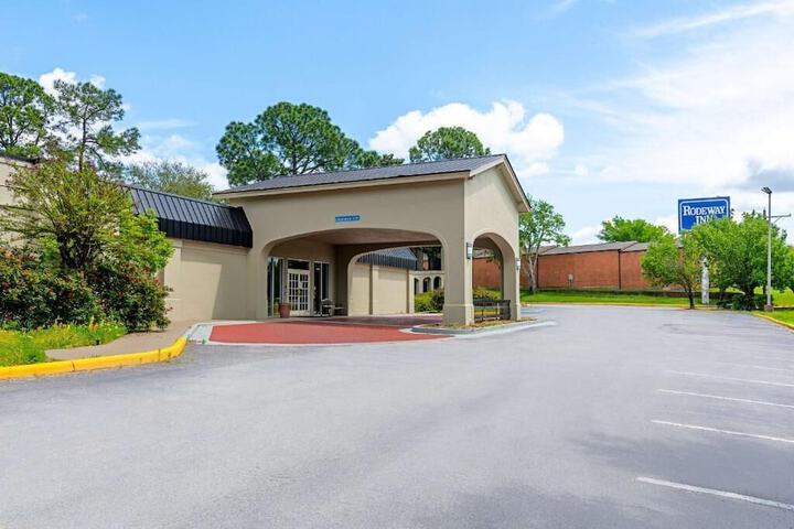Rodeway Inn Huntsville West