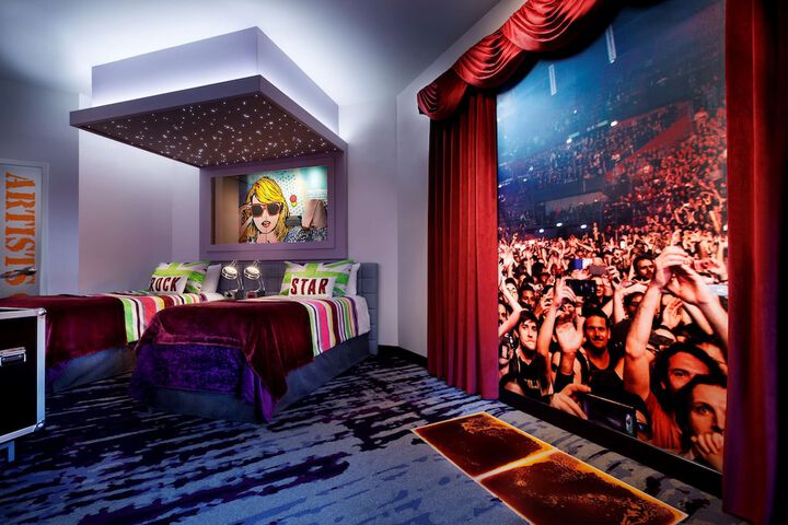 Room 34 of 64