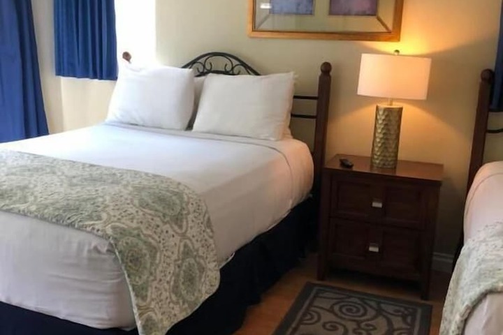 Room 11 of 44