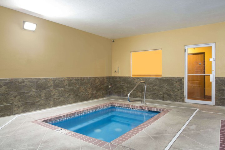 Pool 6 of 41