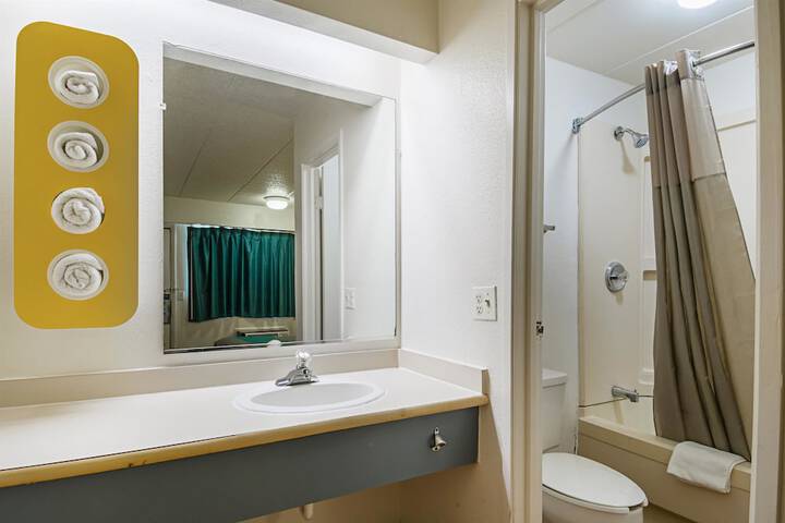 Room 18 of 47