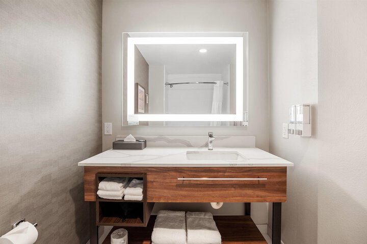 La Quinta Inn & Suites by Wyndham La Habra