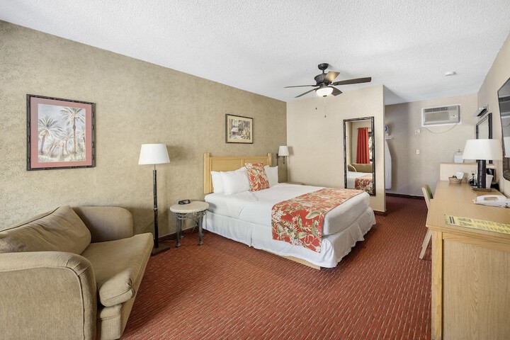 Room 42 of 107
