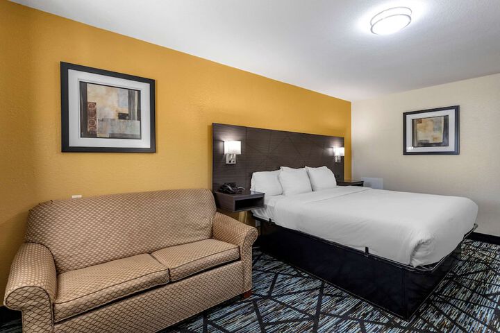 Room 33 of 42