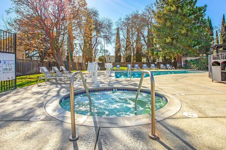 Pool 4 of 55
