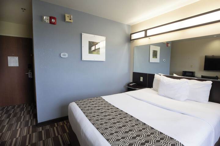 Room 13 of 46