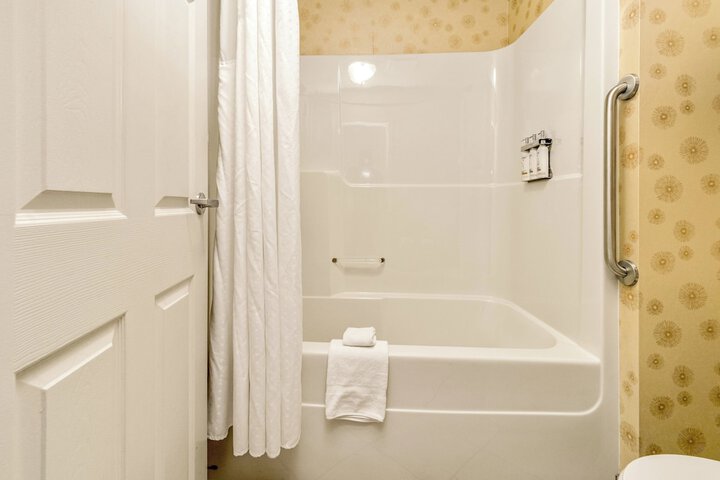 Room 154 of 200