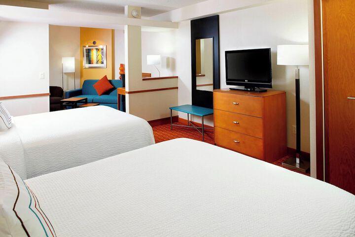 Room 10 of 13