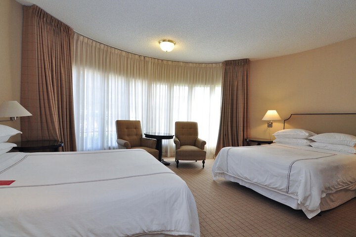 Room 33 of 93