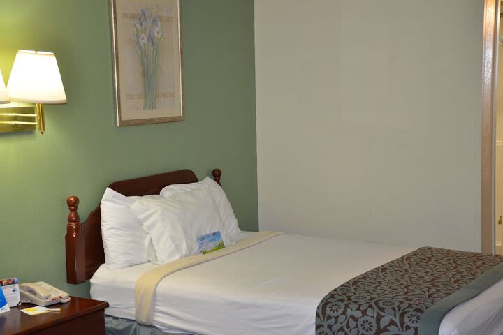 Room 74 of 118