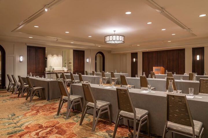 Moana Surfrider a Westin Resort & Spa, Waikiki Beach