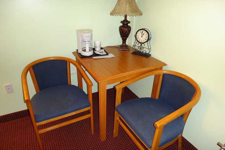 Room 21 of 38