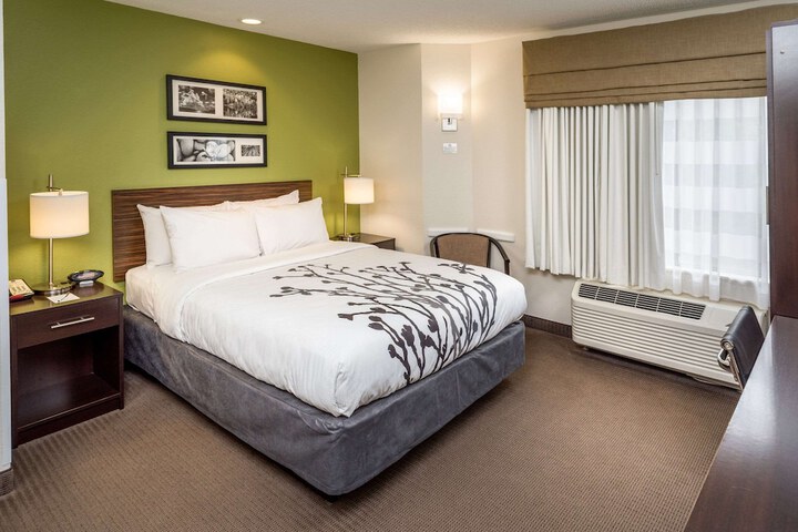 Room 14 of 30