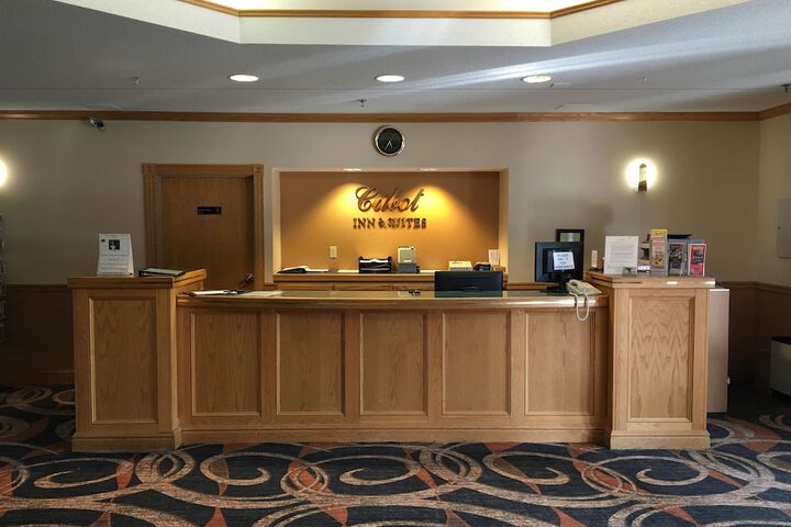 Cabot Inn & Suites