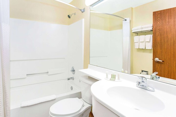 Room 8 of 15