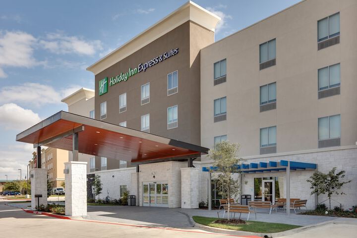 Holiday Inn Express & Suites Plano - The Colony by IHG