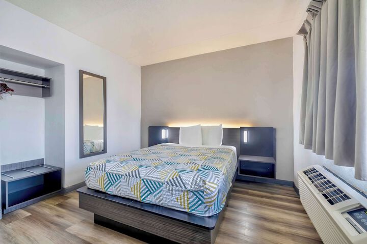 Room 15 of 29