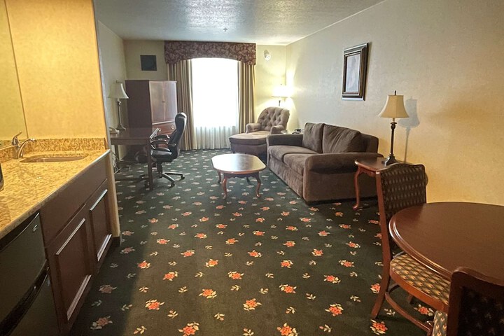 Room 17 of 19