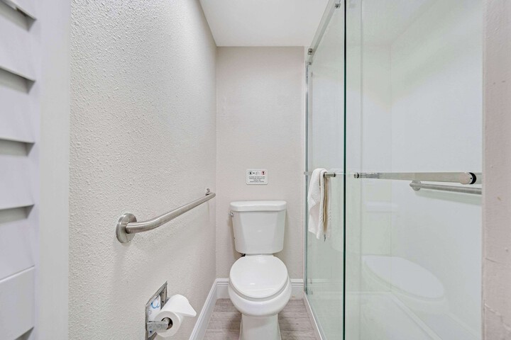 Room 45 of 77