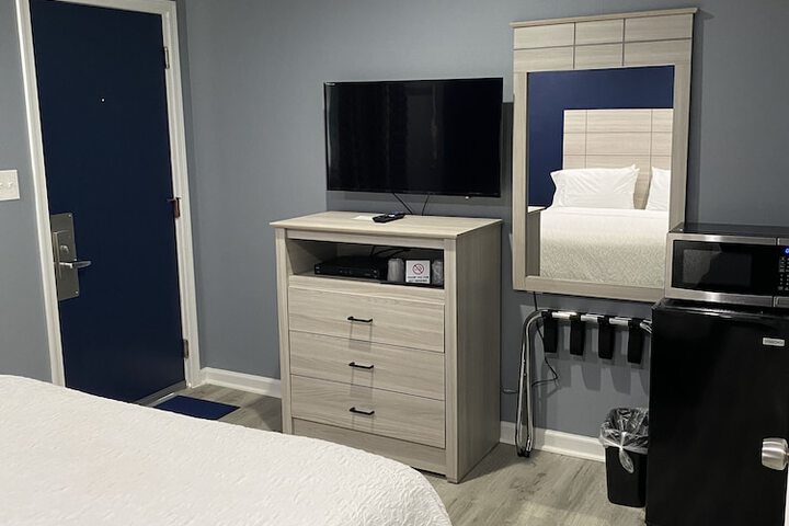 Room 9 of 34