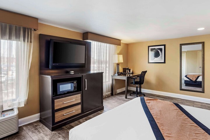 Room 15 of 49