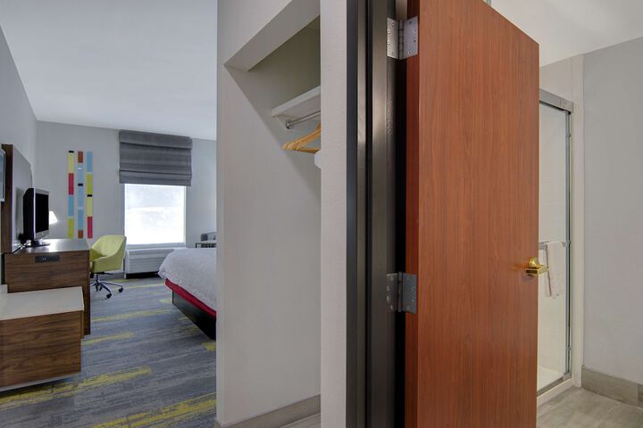 Room 25 of 36