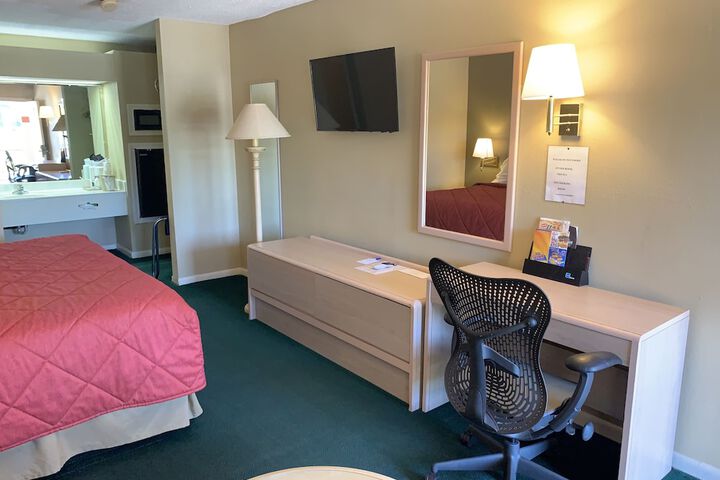 Room 28 of 46