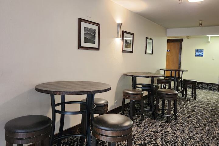 Luxury Inn & Suites