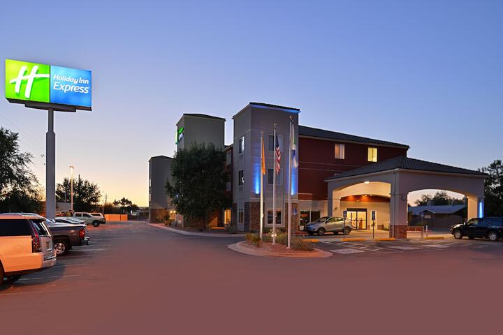 Hotel 4 of 60
