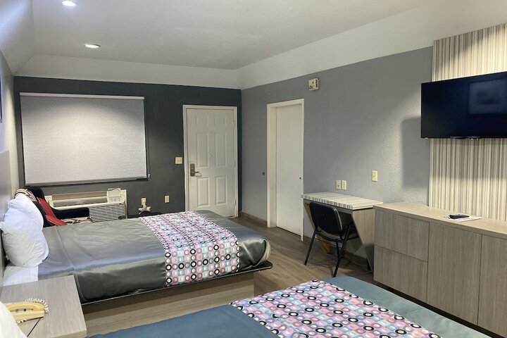 Room 32 of 64