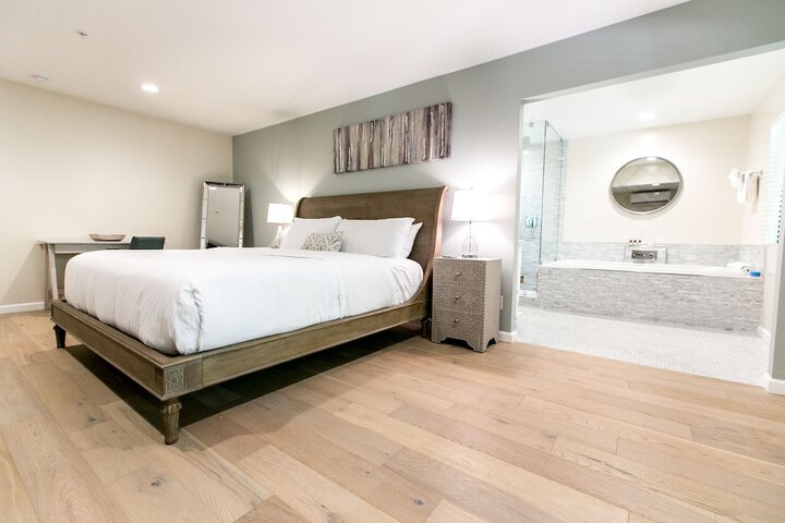 Room 4 of 42