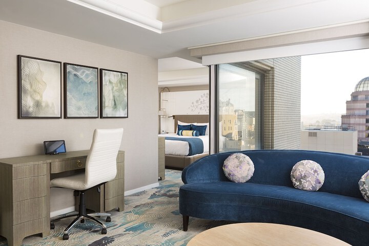 Room 25 of 48