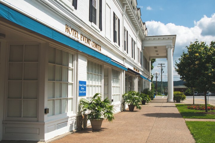 Historic Boone Tavern Hotel and Restaurant