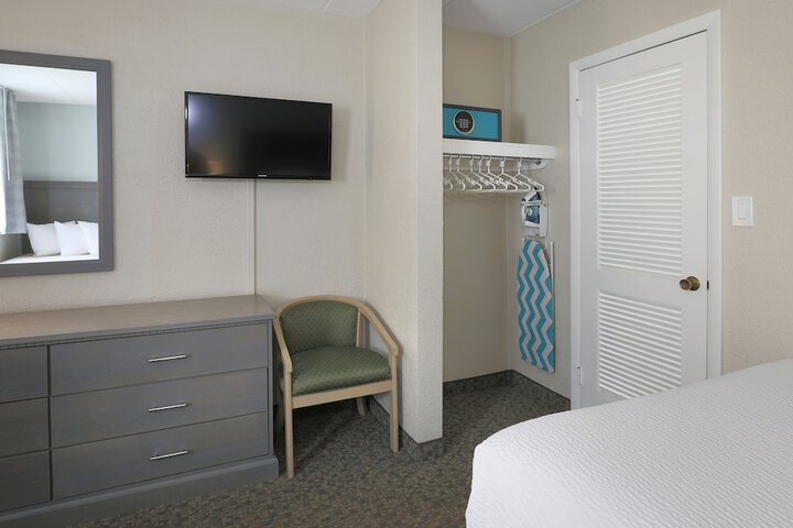 Room 76 of 111