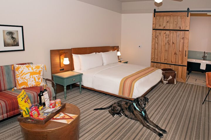 Texican Court by Valencia Hotel Collection