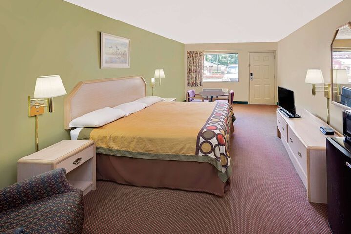 Room 16 of 27