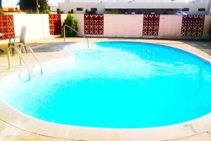 Pool 10 of 30