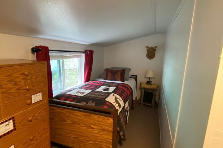 Nauti Otter Inn and Yurt Village