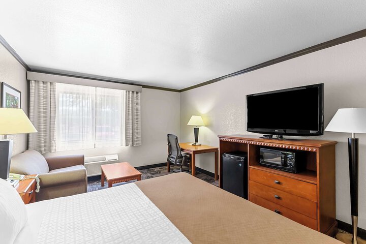 Room 16 of 29